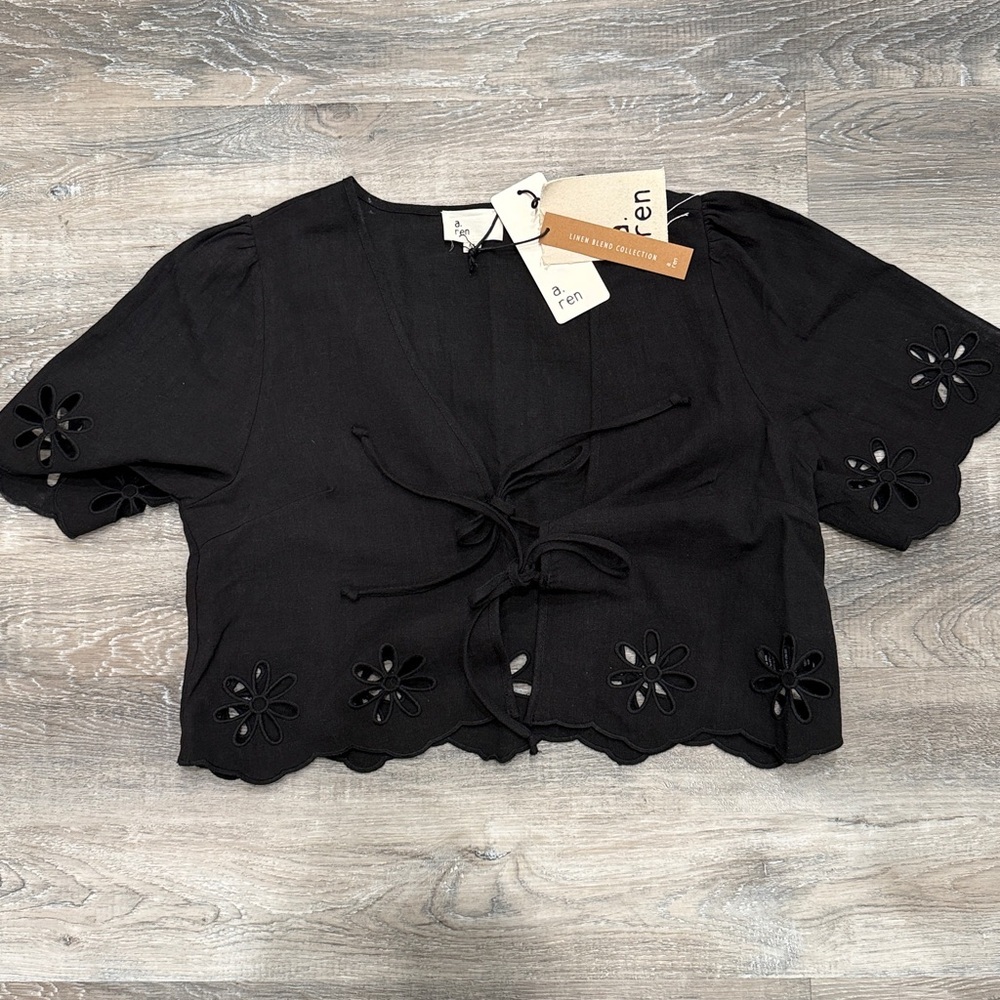 NWT a. ren Women's Black Floral cut out Hem top sz m